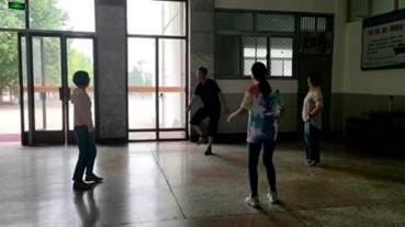说明: E:\CZG\非教学\工会党务与指导青年教师\20220606 校工会活动视频\太阳成集团tyc234cc 姜亚东 踢毽子_Moment.jpg